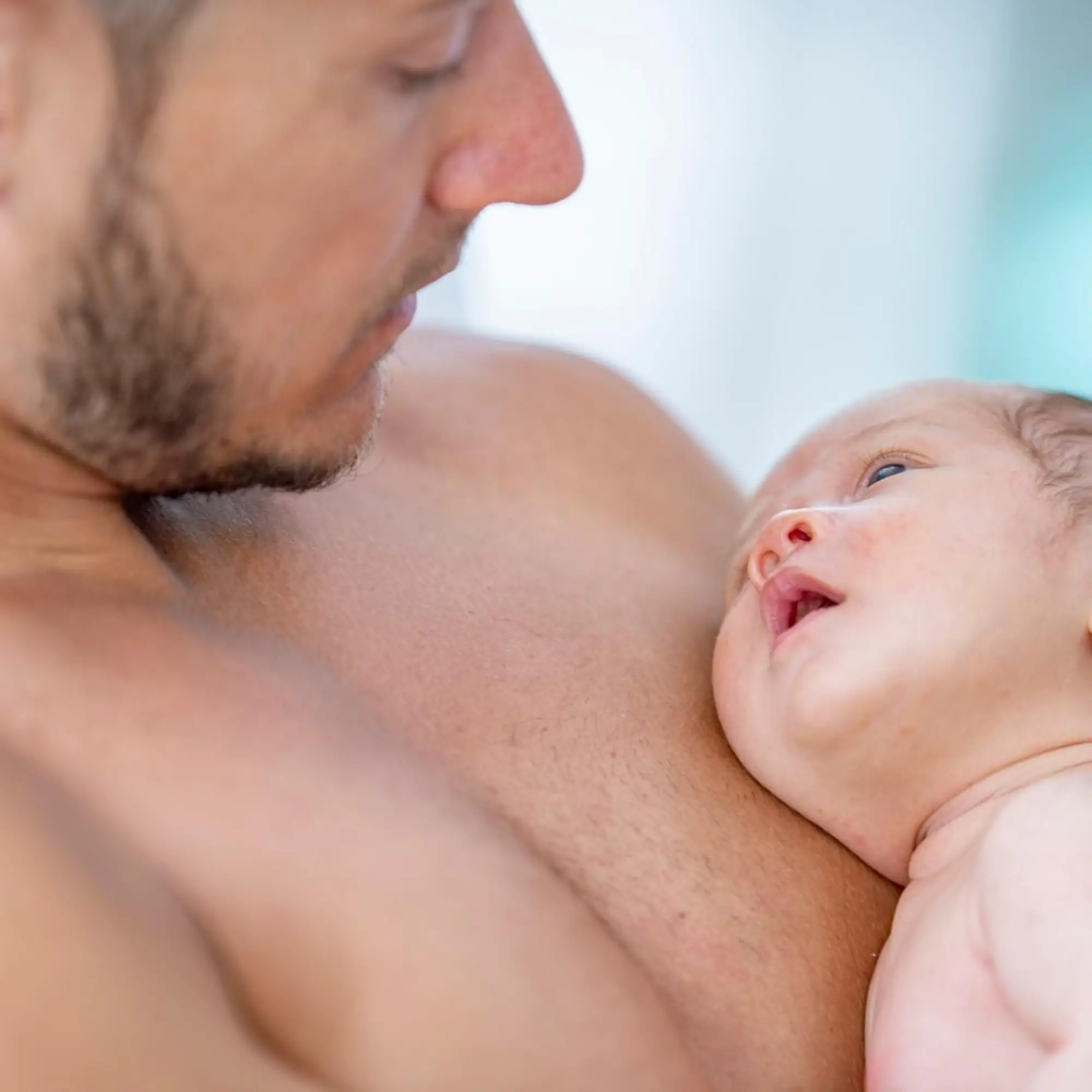 Au delà des Bulles – Votre espace de bien-être familial à Saint-Privat : Massage bébé, Massage enfant, adolescent et adulte, Massage prénatal et duo parent-enfant pour les tout-petits – des soins adaptés pour chaque étape de la vie dans une bulle de douceur et de détente.